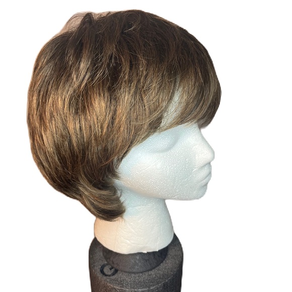 Light brown wig, adjustable - Picture 4 of 6